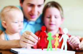 Принят закон об индексации размера вознаграждения опекунам и приемным родителям