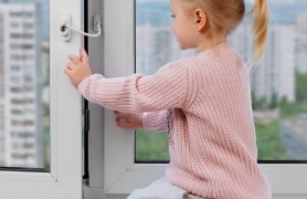 В новостройках станут обязательными ограничители на окнах для детей